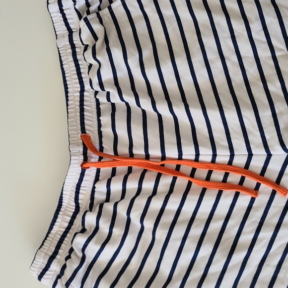 Fabletics Shorts - Picture 2 of 5